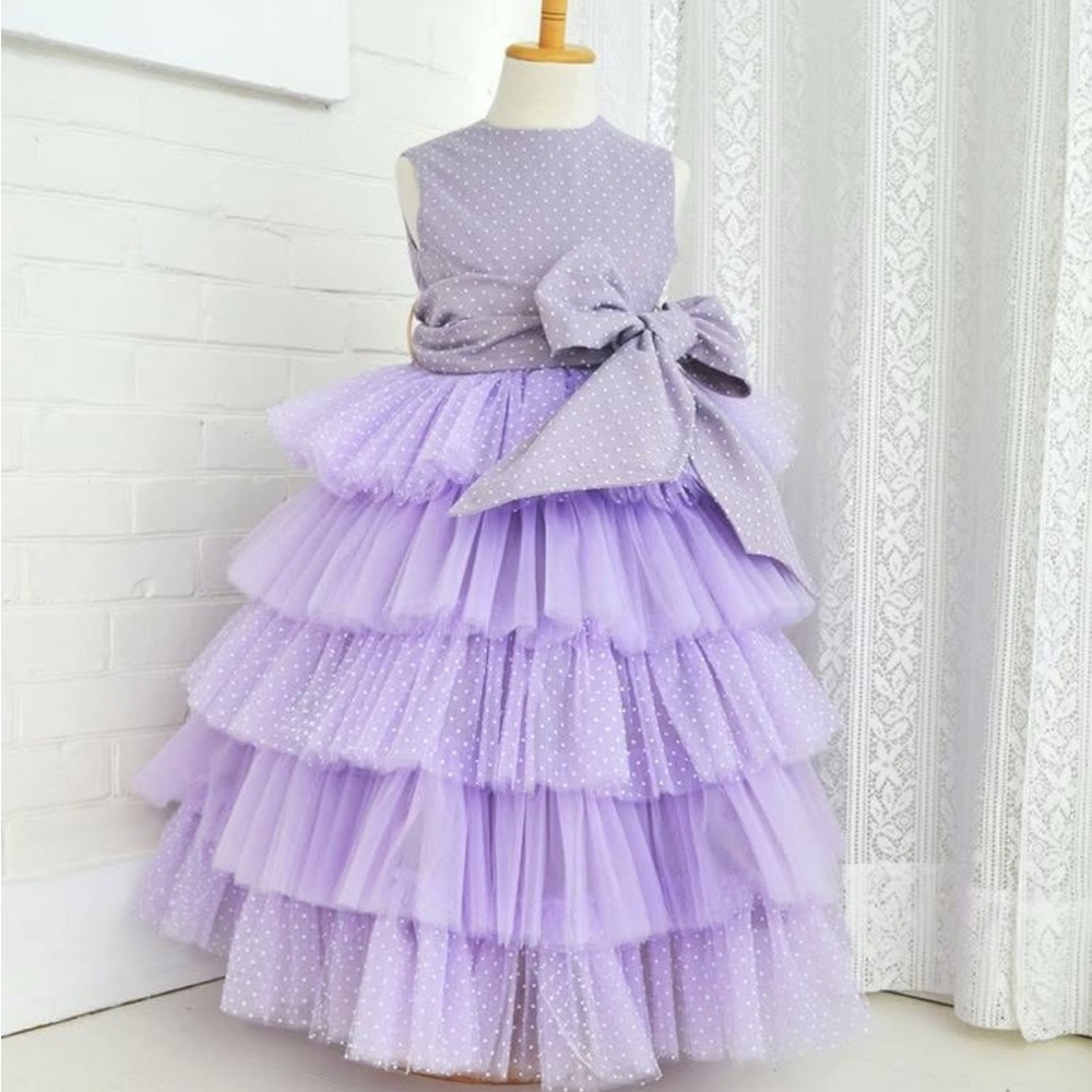 Custom one of a kind gown by Aggie & Francois. Size 5. Taylor Swift vibe